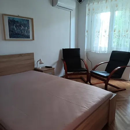 Apartament Krisztina *